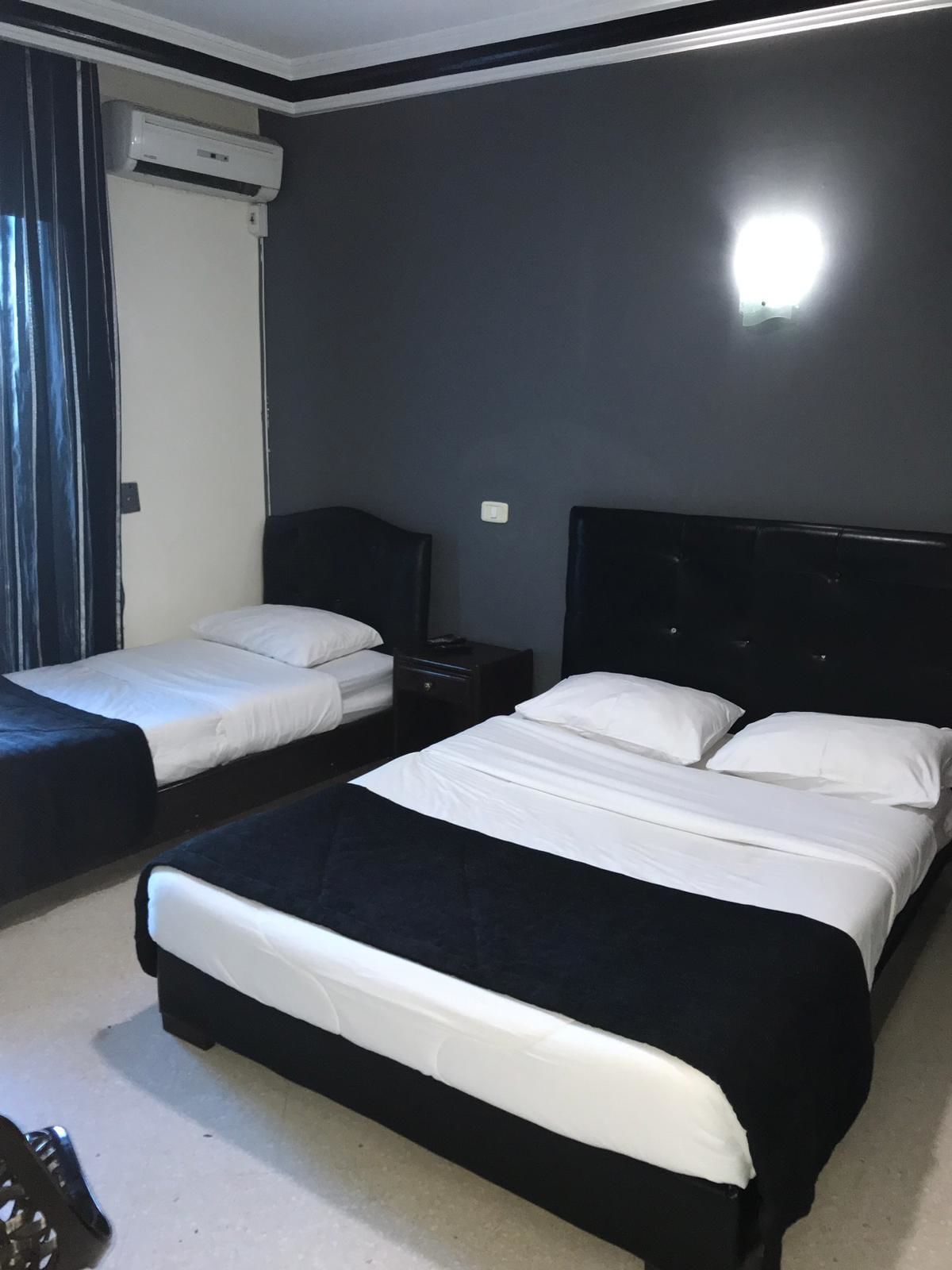 ROOM, DOUBLE OR TWIN BED