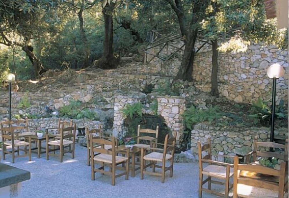 Enis Monte Maccione 42/66