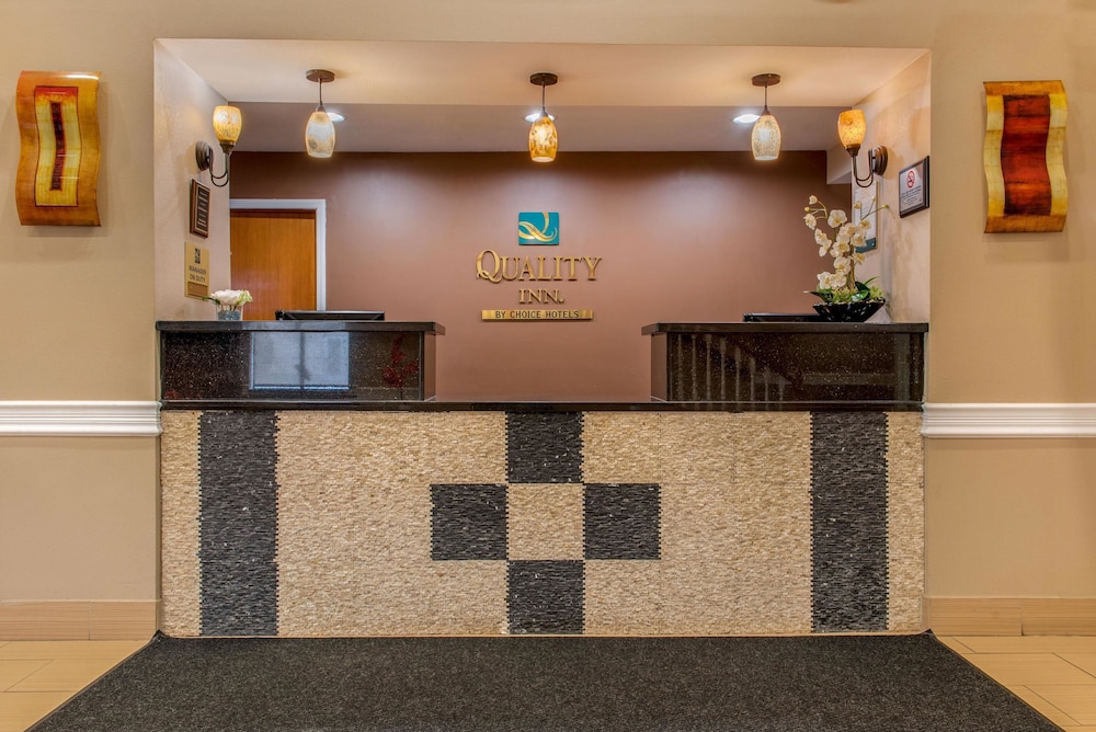 Quality Inn Bloomington Near University 8/39