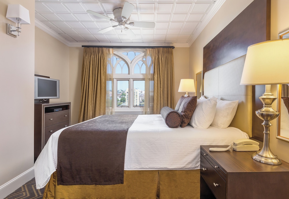 STUDIO, SUITE, KITCHENETTE