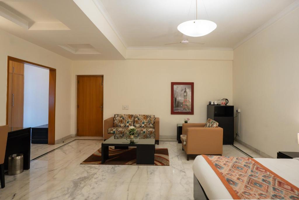 Ahuja Residency Cyber City I 15/27