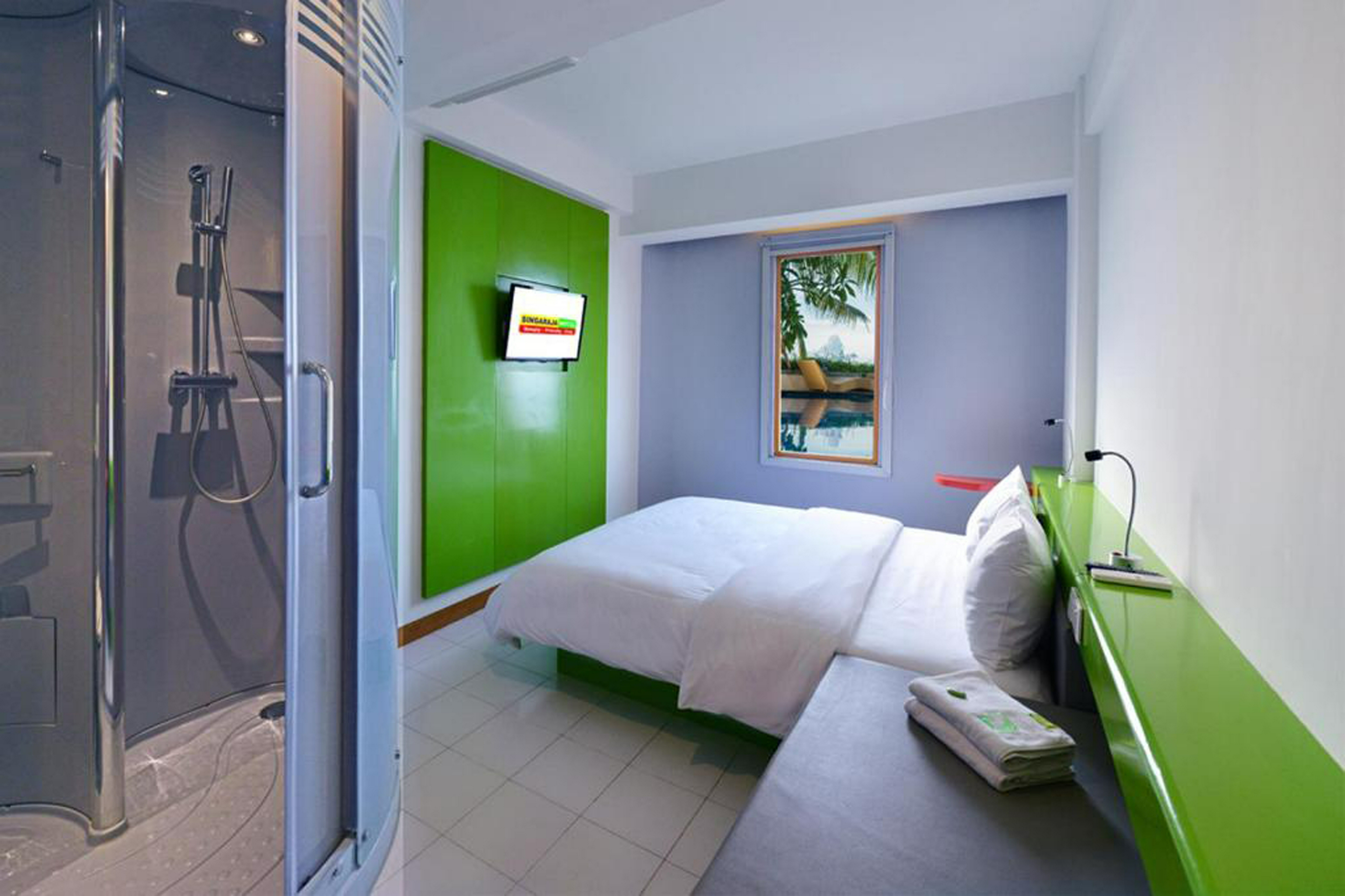 Room, Double or Twin Bed, Pool View