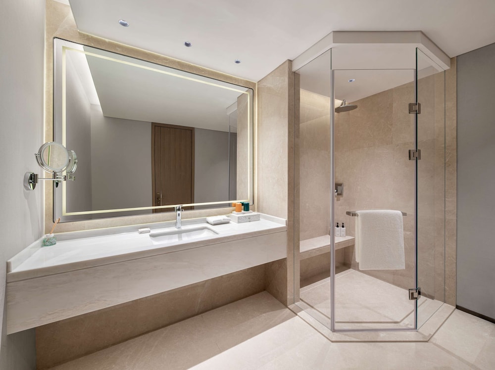 غرفة كلاسيكية بسريرين مزدوجين بإطلالة على الحديقة، Intercontinental Maotai Town by IHG 4/4