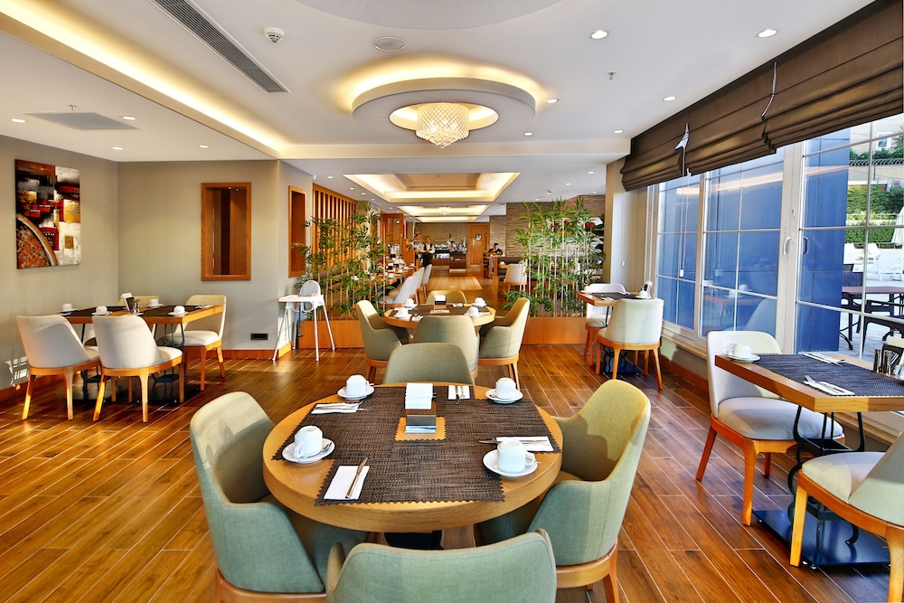 Bof Hotels Ceo Suites 60/73