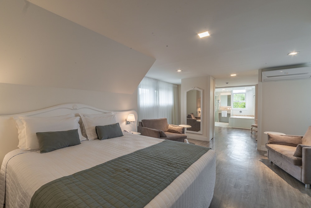 HONEYMOON, SUITE