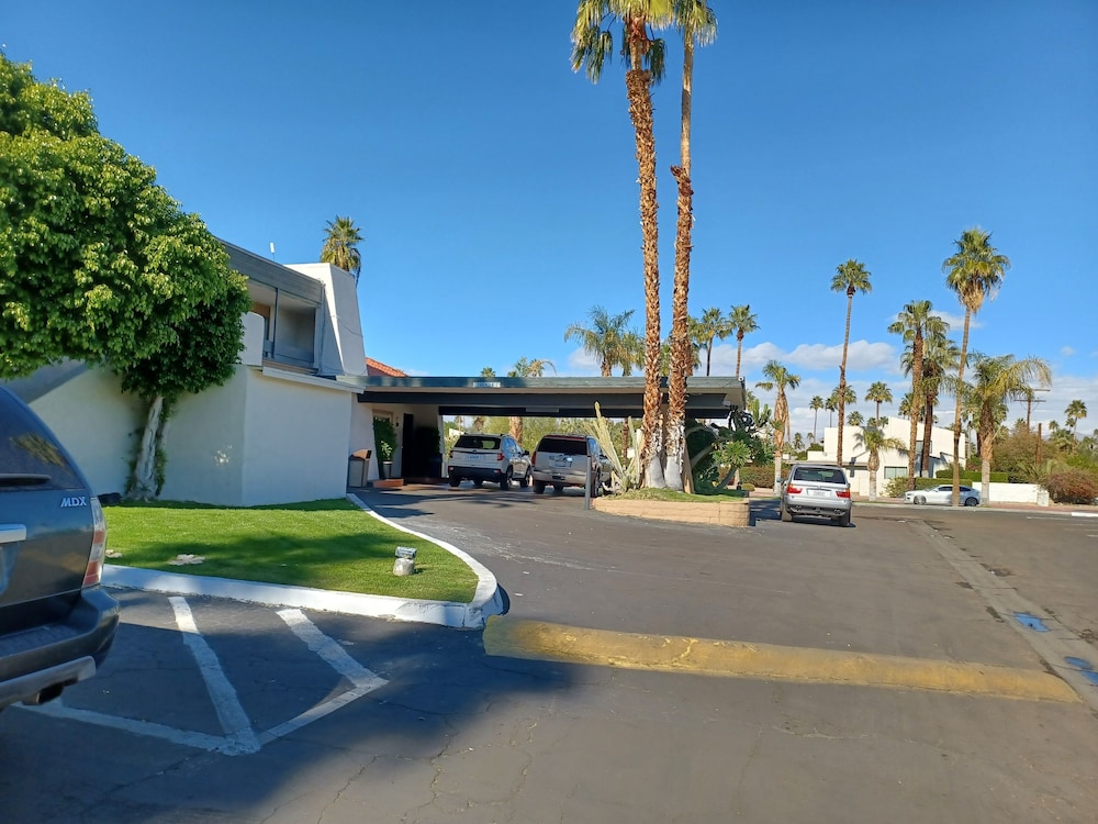 Travelodge By Wyndham Palm Springs 5/41