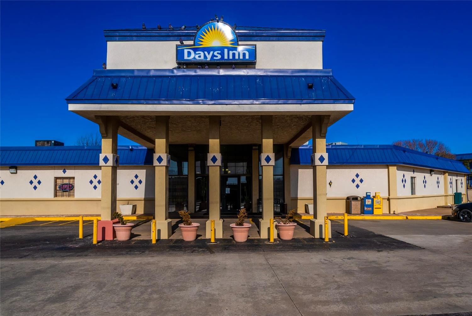 Days Inn by Wyndham Clinton 2/24