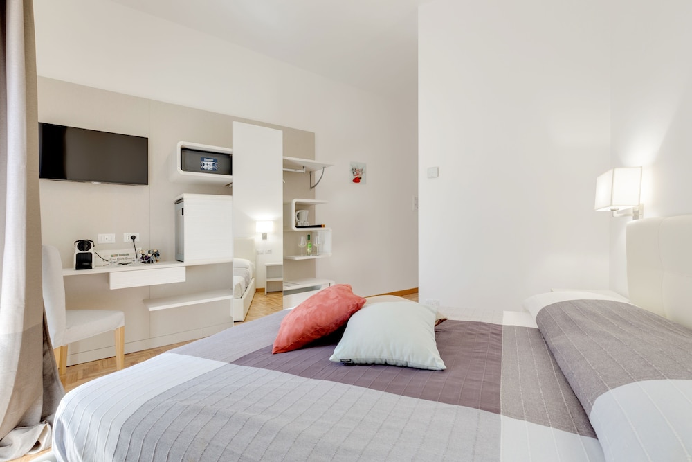 Dolce Luxury Rooms 25/50