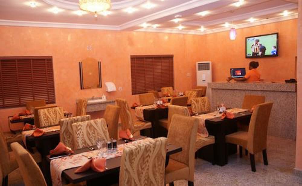 Ellis Suites Limited 24/28
