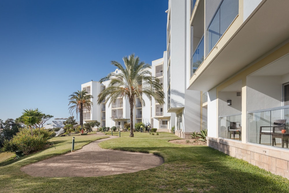 Dona Filipa Hotel 72/77