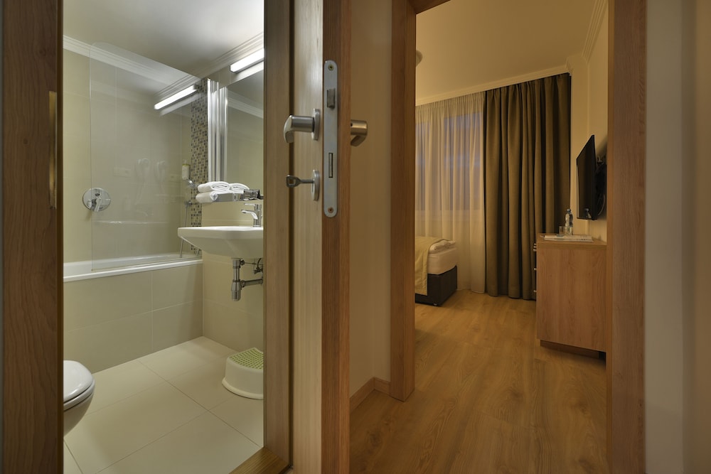 Apollo Hotel Bratislava 16/65
