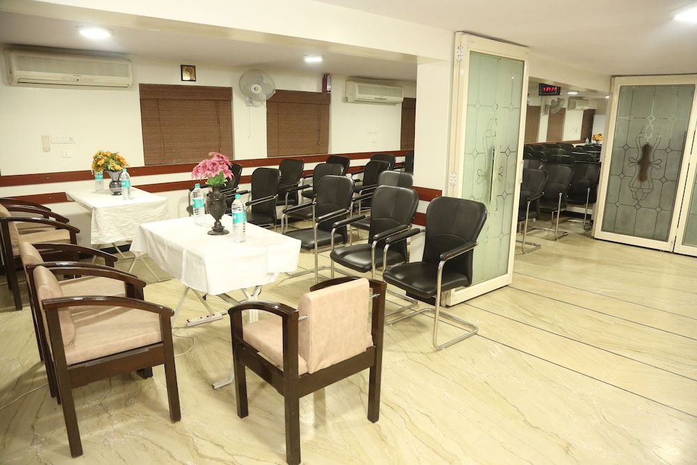 Hotel Jyoti 43/49