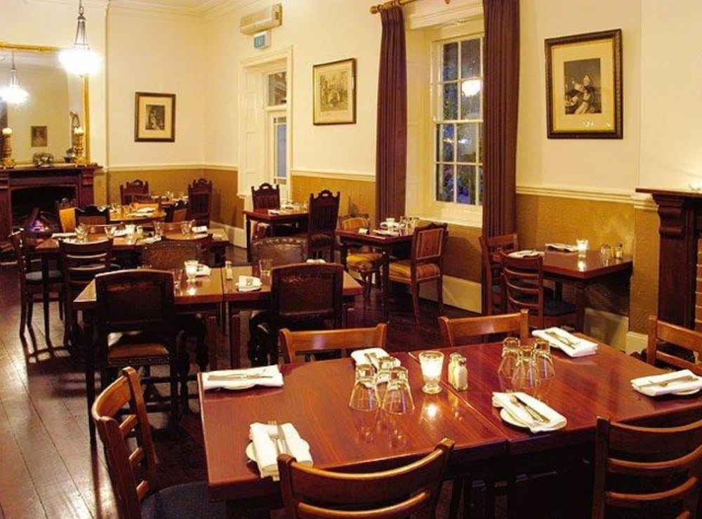 Rose & Crown Hotel 41/49