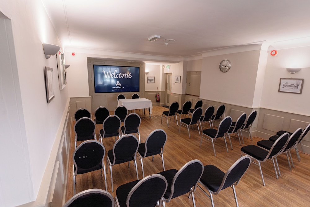 The Bannville Hotel 32/40