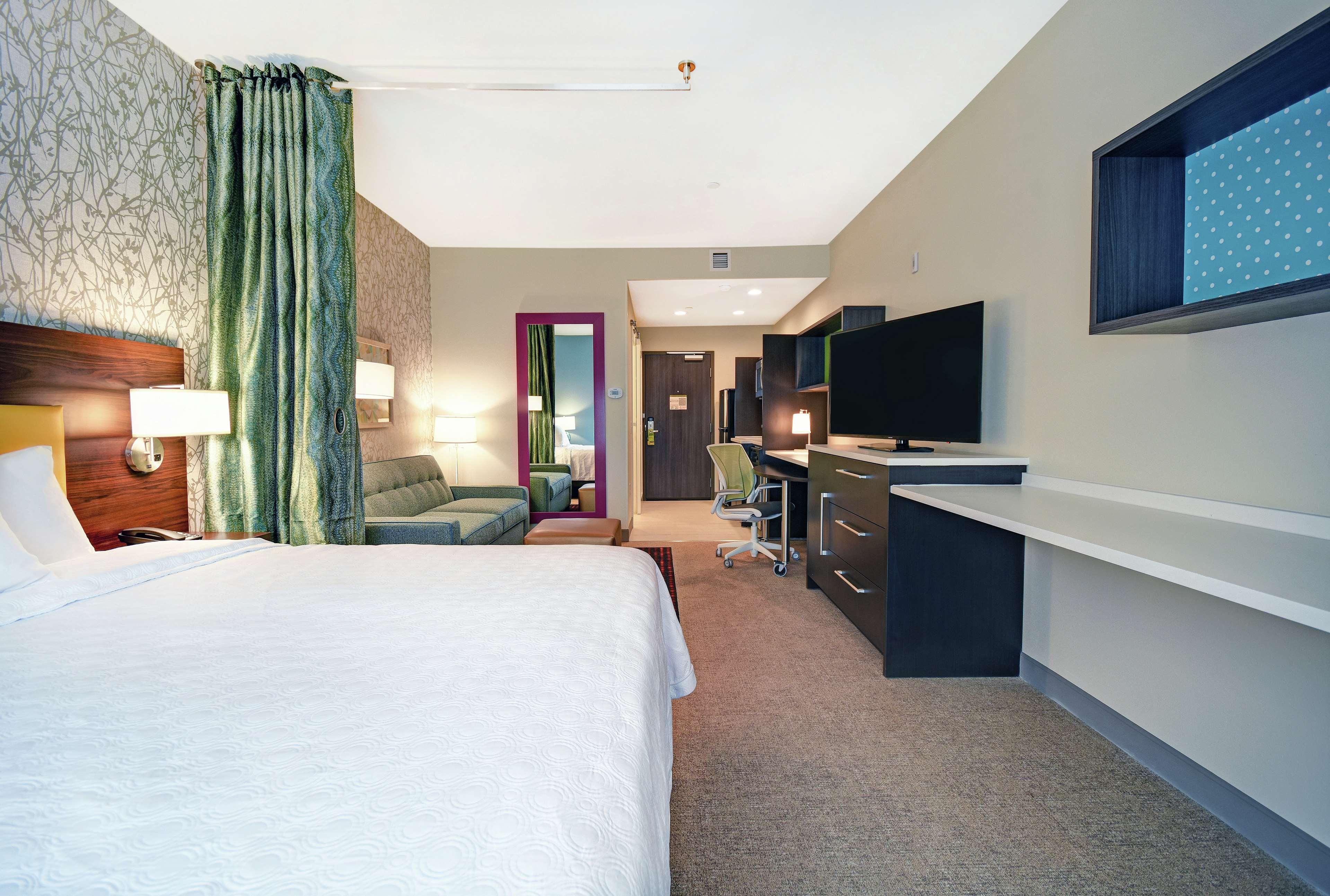 Room at Home2 Suites By Hilton Beloit, BELOIT - WI