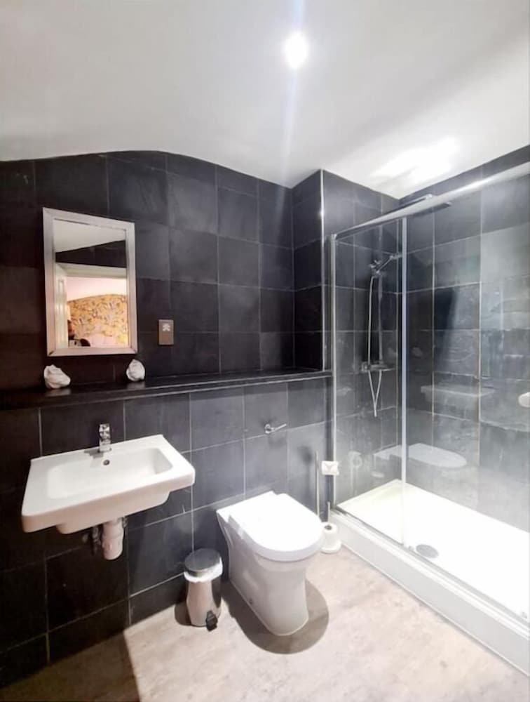 Colchester Boutique Hotel 43/50