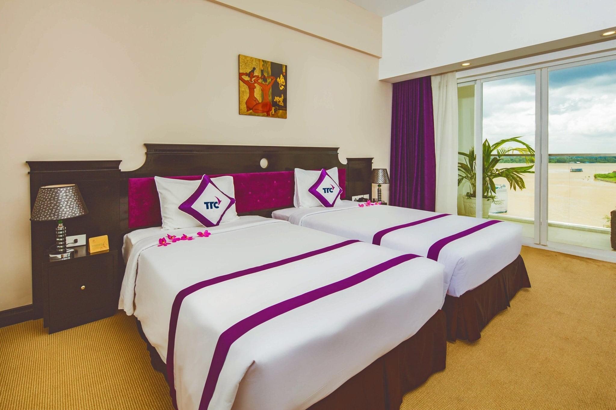 River, Suite, King Bed