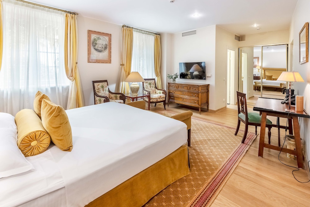 SUPERIOR, DOUBLE BED