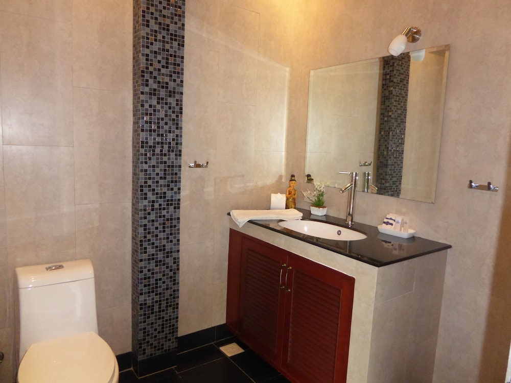 VIP Chain Resort Pool Villa 50/50