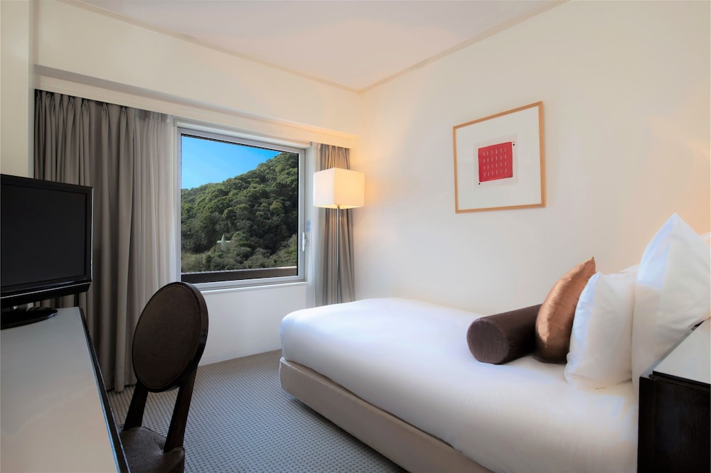 Ana Crowne Plaza Kobe 12/72