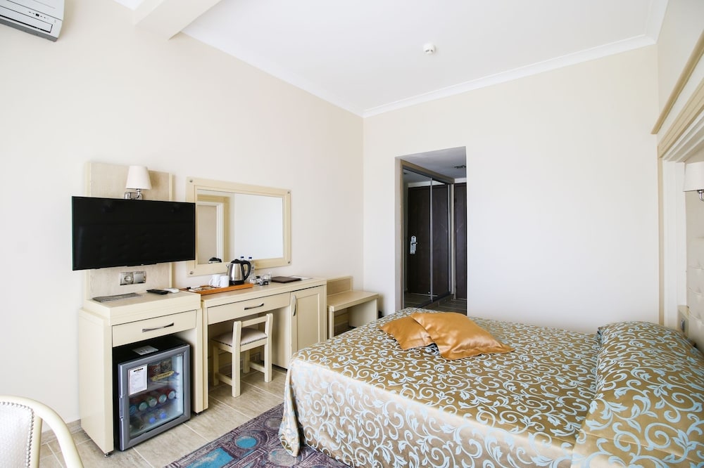 Azka Hotel 13/78