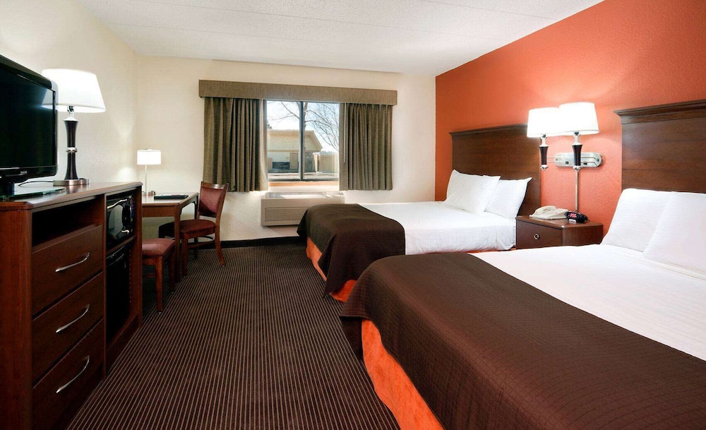 Americinn By Wyndham Manitowoc 9/26
