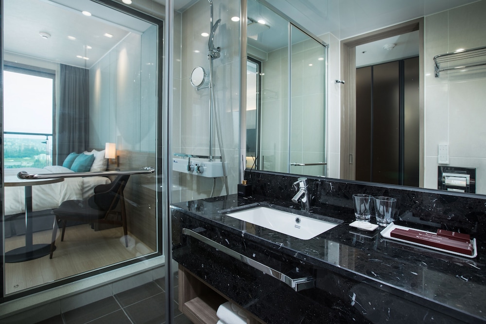 Utop Boutique Hotel and Residence 41/50