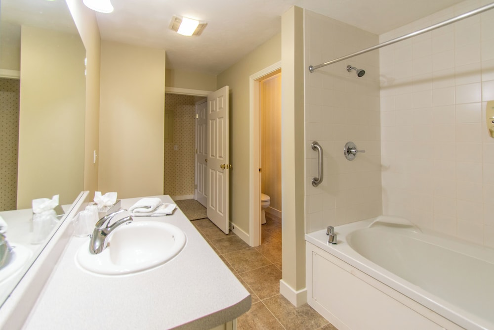 Eastern Slope Inn Resort 50/50