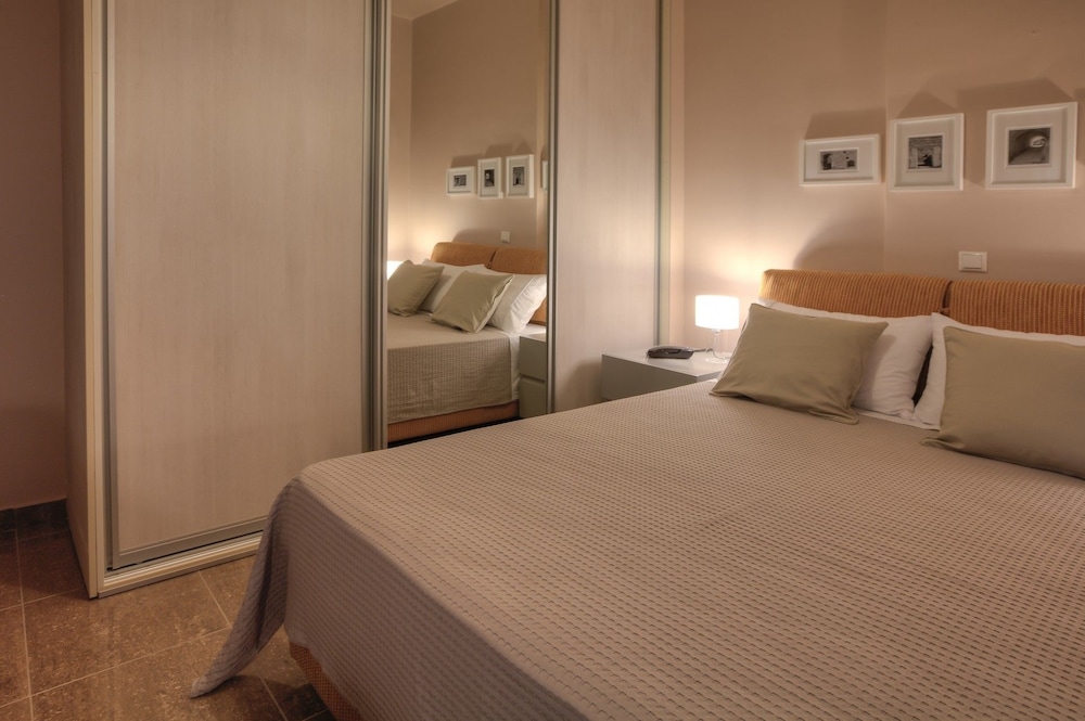 Marini Luxury Apartments And Suites 17/75