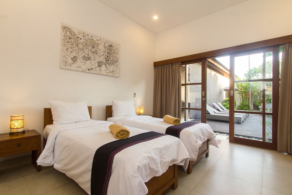 Echo Beach Villa and Apartment 13/65