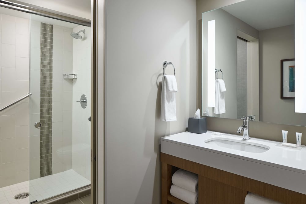 Hyatt Place Evansville / Downtown 10/25