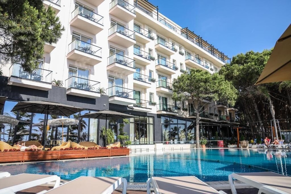VM Resort in Golem