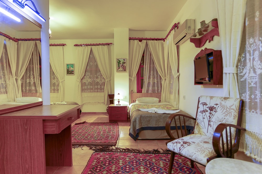 Atelya Art Hotel 45/61