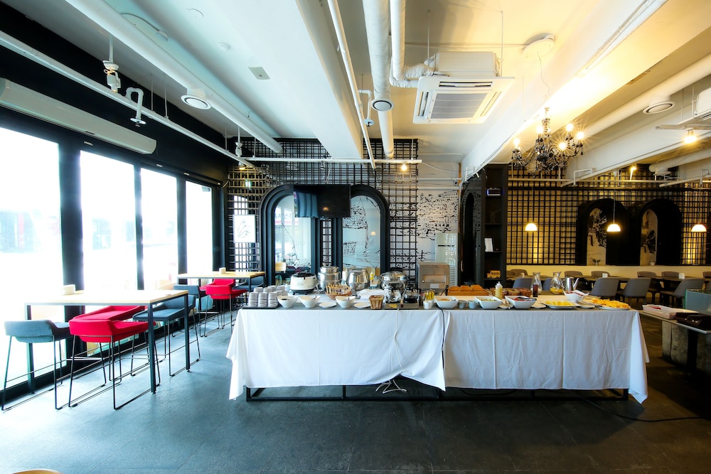 Hotel Food & Tour 21/50