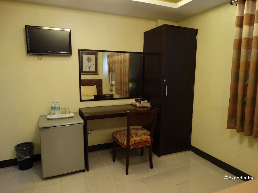 Silver Oaks Suite Hotel 22/25