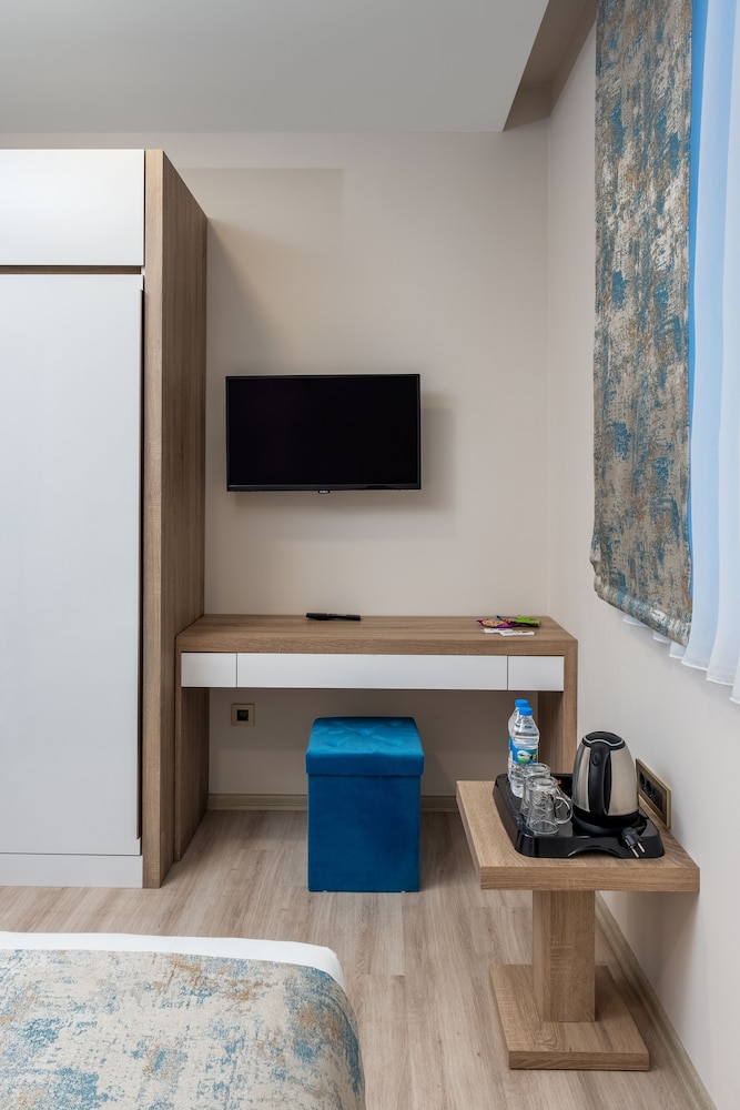 Anelli Hotel 33/40