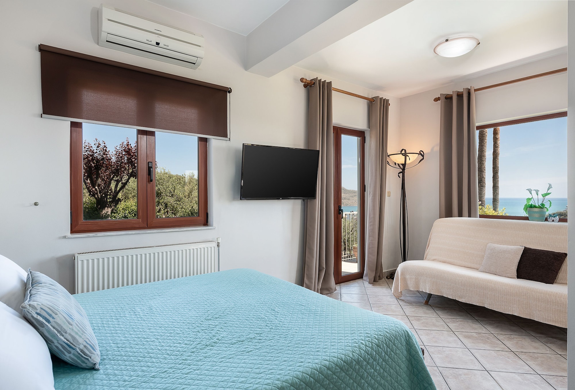 studio, sea view