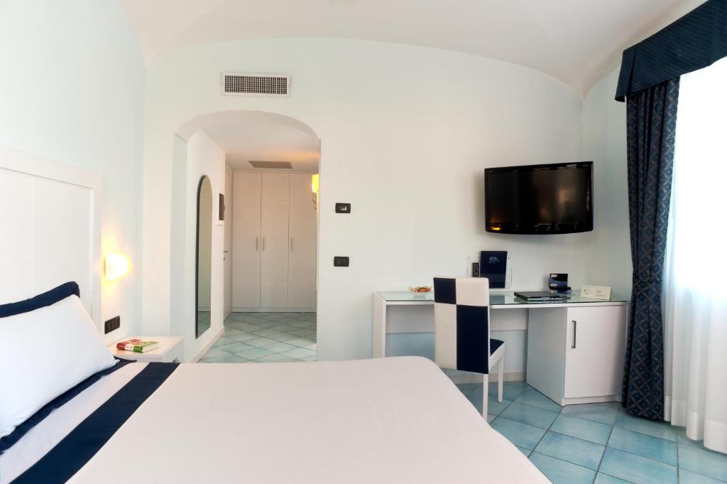 Room, Double Bed, Sea View