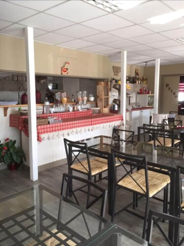 Kyriad Direct Saintes 47/61