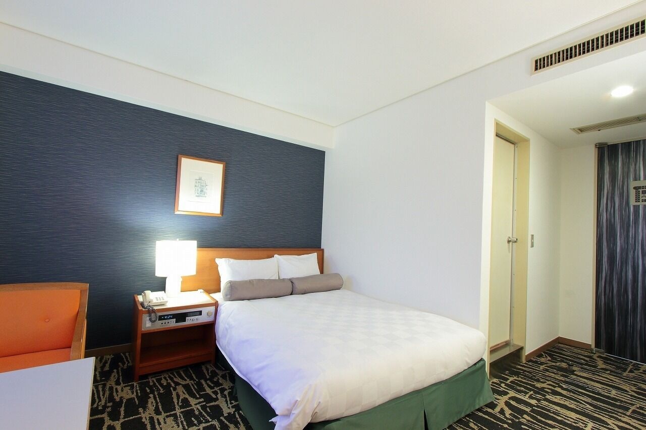 Semi Room, Double Bed