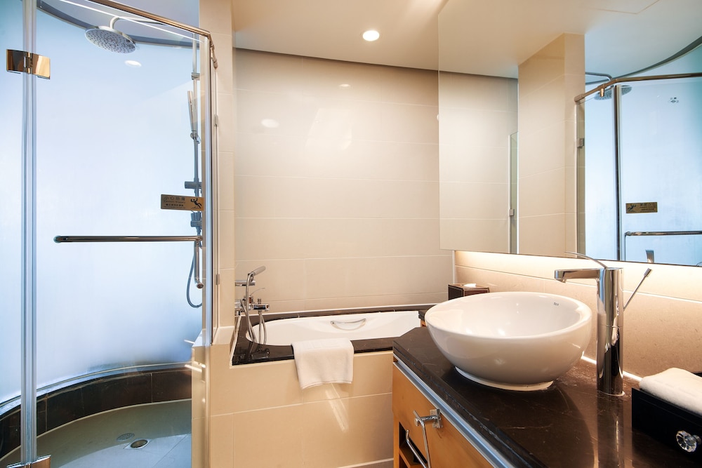 Regal Jinfeng 13/56