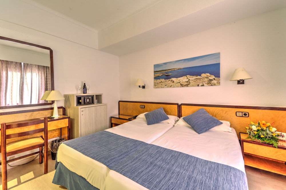 Economy, Twin Beds