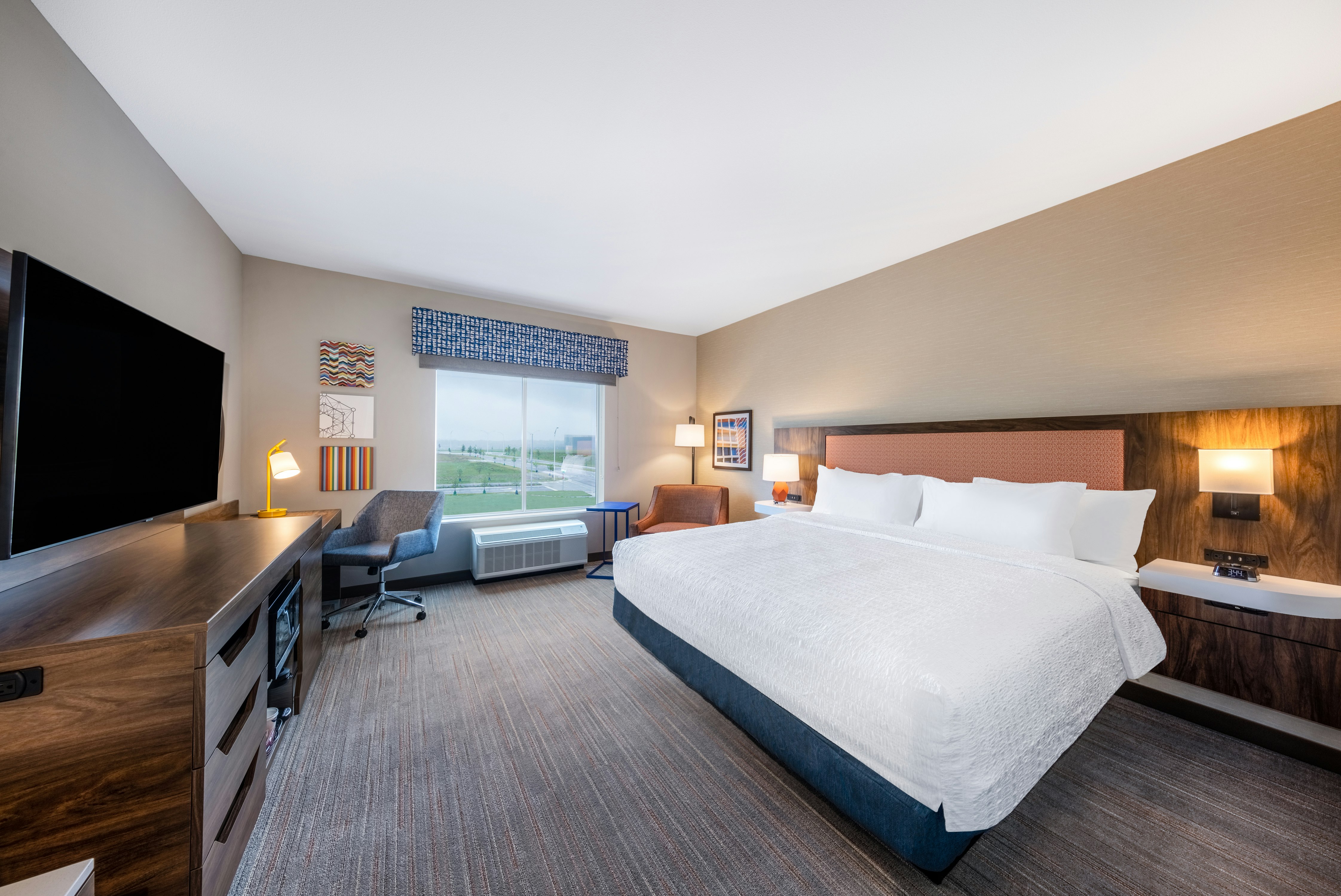 ROOM, KING BED