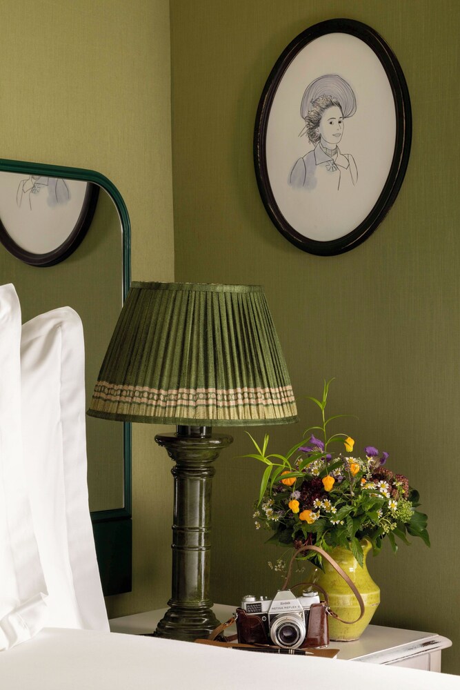 UNE AUTRE CHAMBRE 4/50