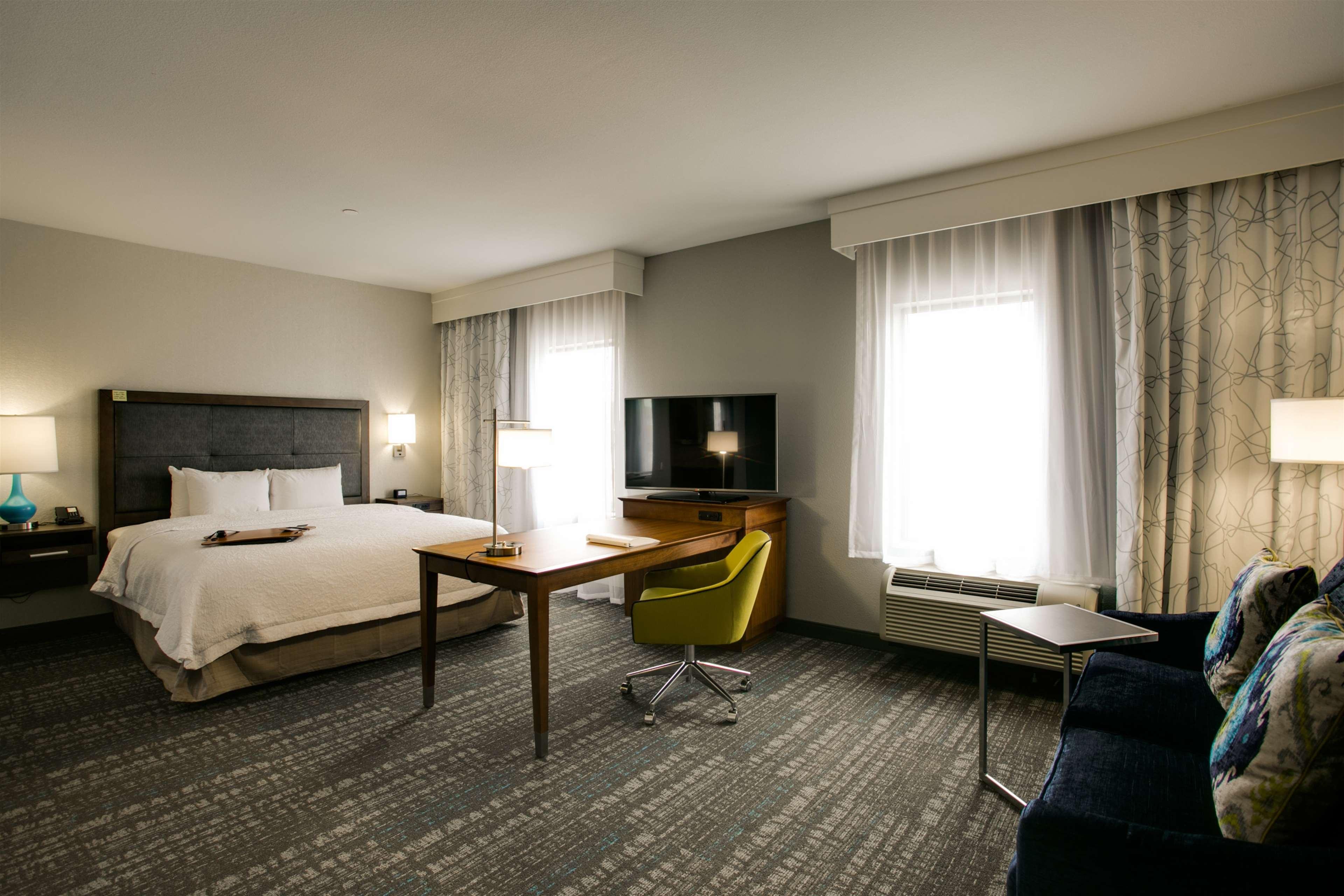 STUDIO, SUITE, KING BED