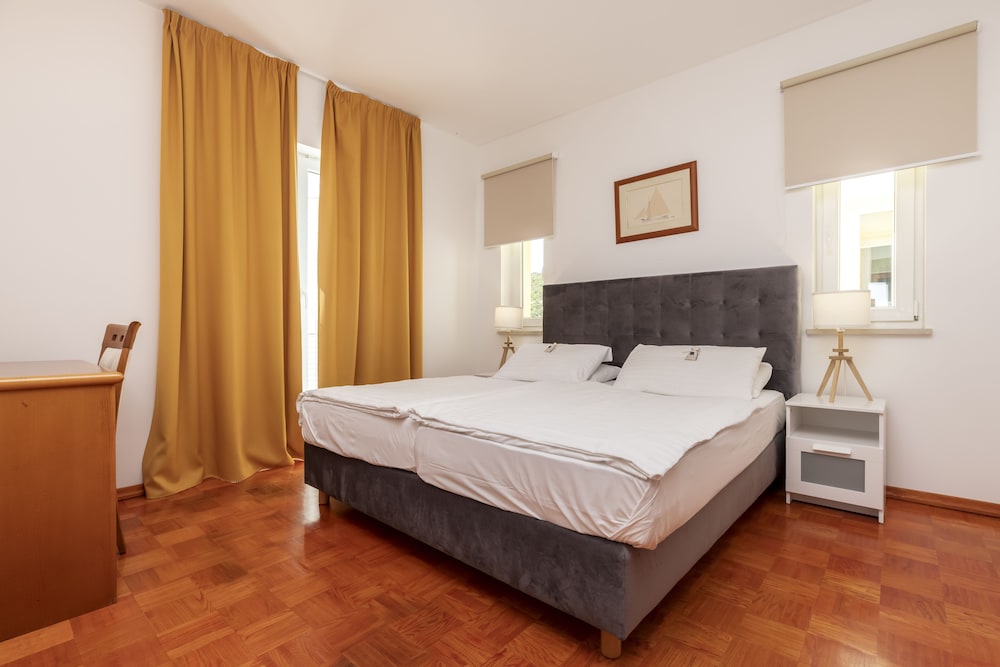 HOTEL MANORA 19/76