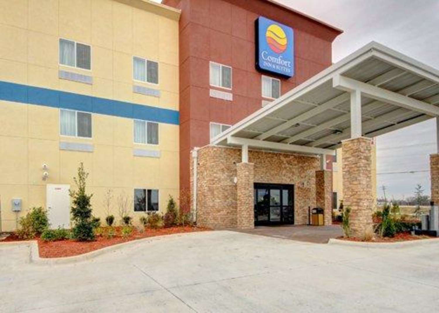 Comfort Inn and Suites Tulsa I-44 West - Rt 66 12/12
