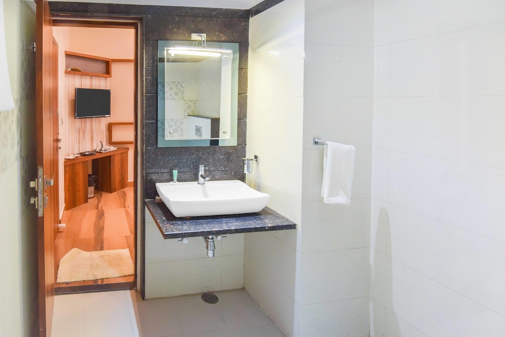 Hotel Saffron 49/50
