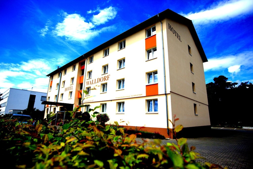 AIRPORT HOTEL WALLDORF 1/31