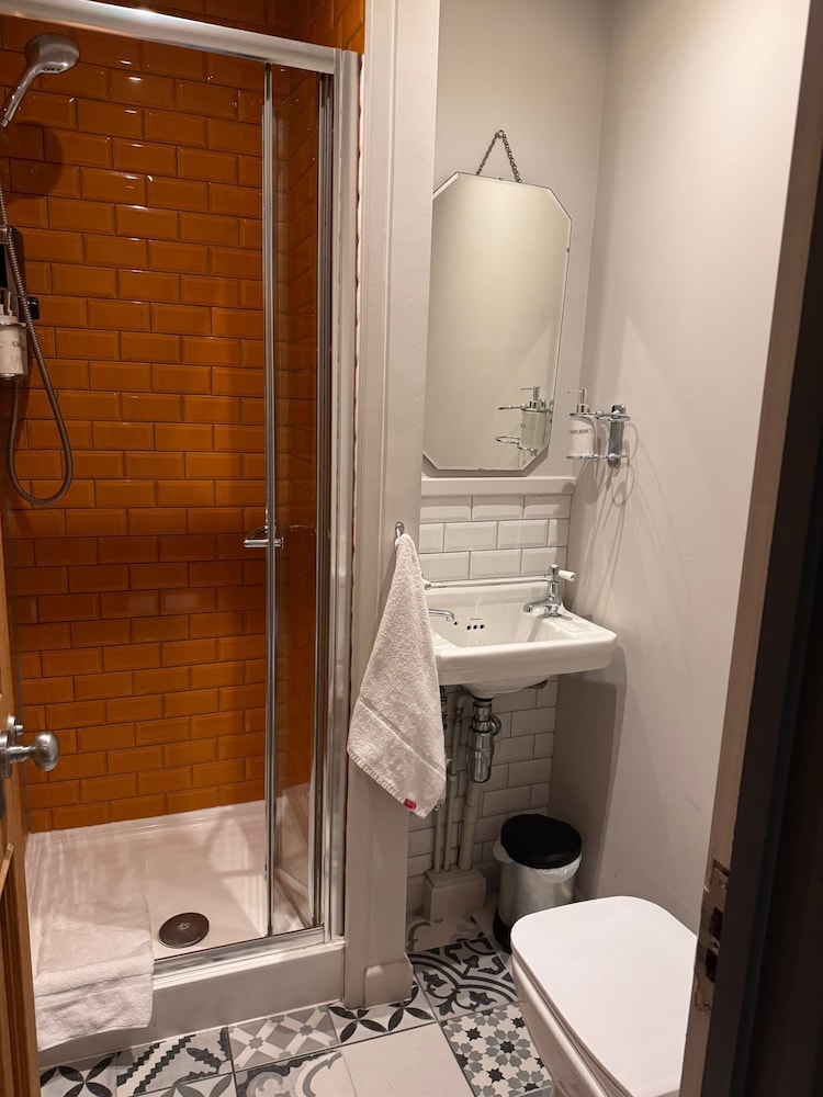 Regency Guest House 46/50